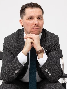 Ведущий Александр Антонян - фото 12