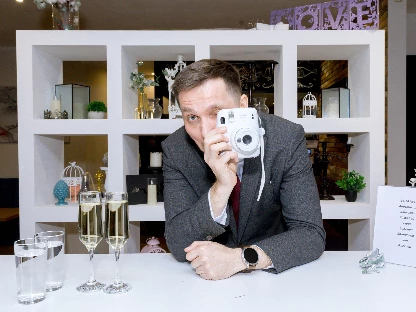 Ведущий Александр Антонян - фото 11