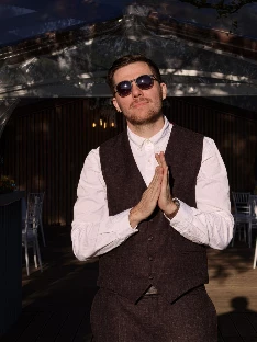 Ведущий Александр Антонян - фото 18