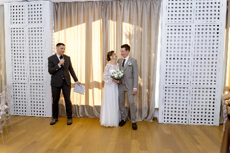 Ведущий Александр Антонян - фото 13