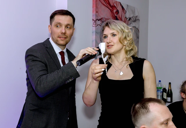 Ведущий Александр Антонян - фото 2