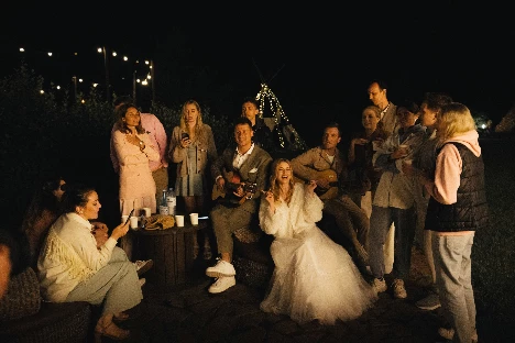 Ведущий с саксофоном Никита Бедретдинов - фото 3