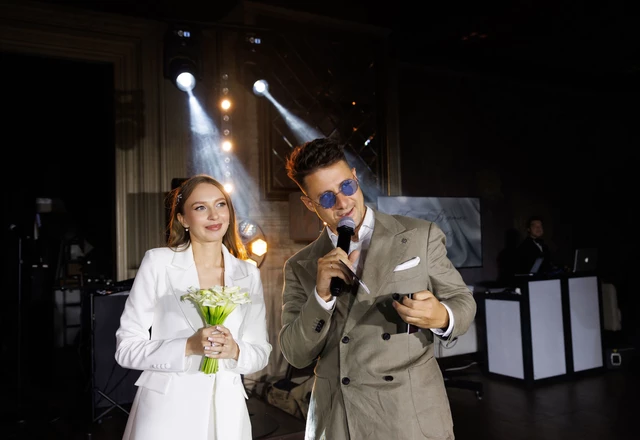 Ведущий с саксофоном Никита Бедретдинов | Тимур и Вероника  - фото 61