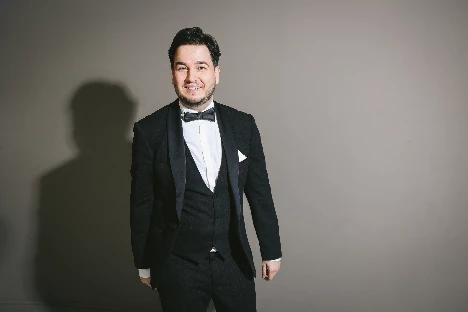 Ведущий Вячеслав Салнис - фото 4