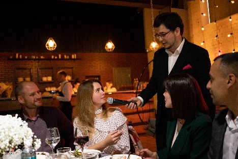 Ведущий Вячеслав Салнис - фото 11