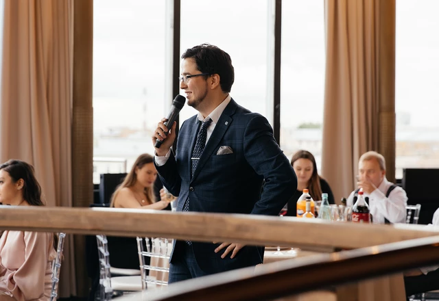 Ведущий Вячеслав Салнис - слайд 5