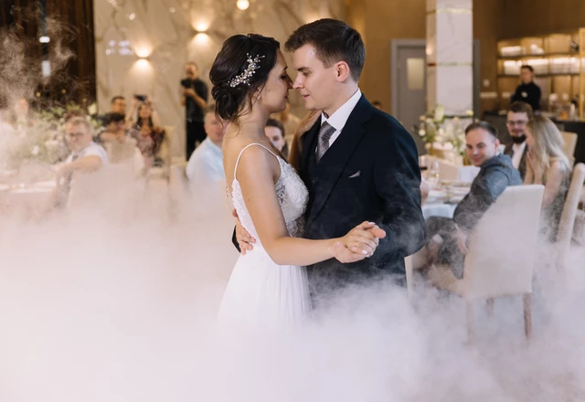 Ведущий Вячеслав Салнис - слайд 2