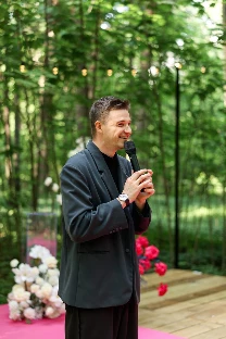 Ведущий Андрей Золотухин - фото 12