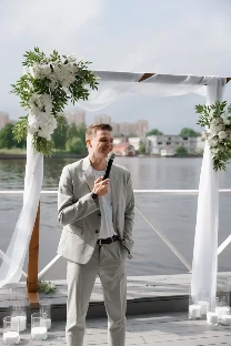 Ведущий Андрей Золотухин - фото 13