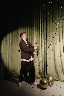 Ведущий Андрей Золотухин - фото 5