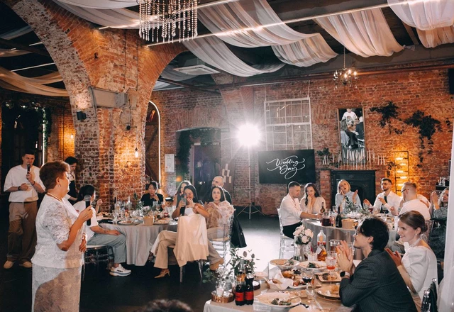 Ведущий Андрей Золотухин | Максим и Елена  - фото 1136