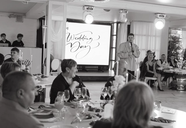 Ведущий Андрей Золотухин | Ренат и Анастасия - фото 1245