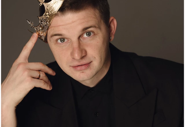 Ведущий Андрей Золотухин - фото 1