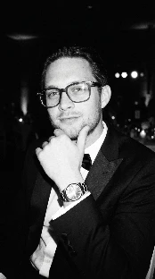 Ведущий Иван Комаров - фото 8