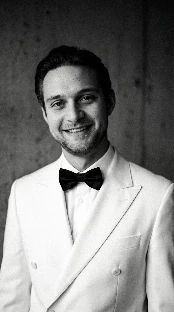 Ведущий Иван Комаров - фото 16