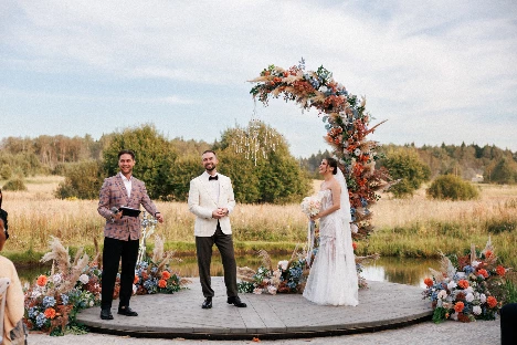 Ведущий Иван Комаров - фото 3