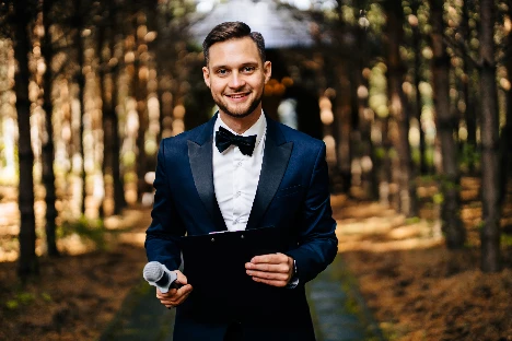 Ведущий Иван Комаров - фото 6