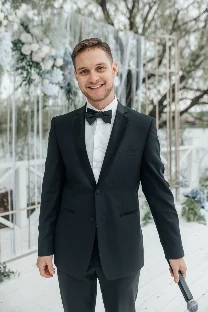 Ведущий Иван Комаров - фото 9