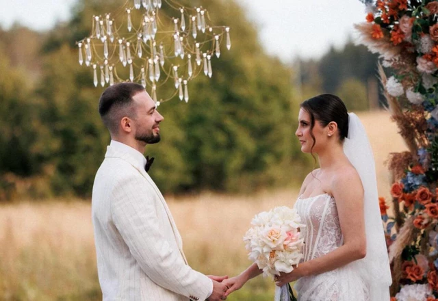 Ведущий Иван Комаров | Самая стильная пара сезона - фото 55