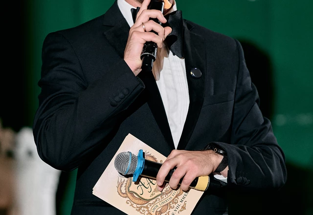 Ведущий Иван Комаров - слайд 14