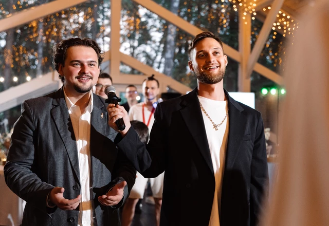 Ведущий Иван Комаров - фото 4