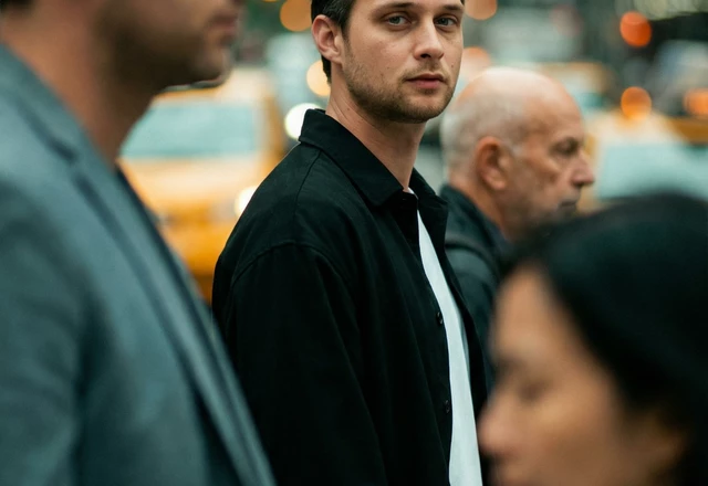 Ведущий Иван Комаров - слайд 13