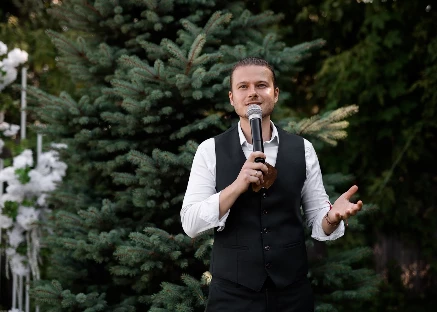 Ведущий Валентин Либерзон - фото 10