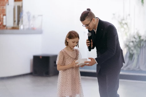 Ведущий Валентин Либерзон - фото 16