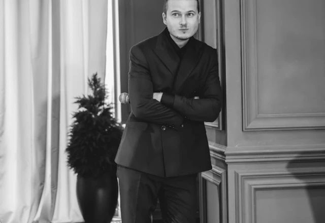 Ведущий Валентин Либерзон - слайд 5