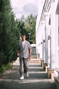 Ведущий Александр Арисов - фото 17