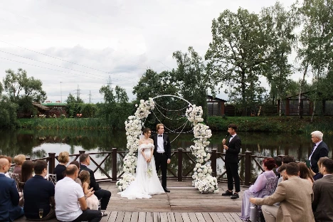 Ведущий Александр Арисов - фото 19