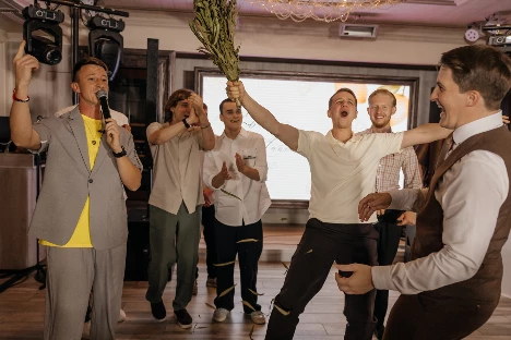 Ведущий Александр Арисов - фото 15