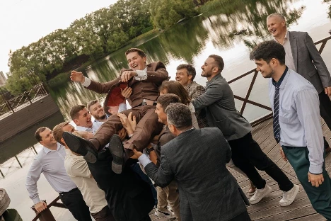 Ведущий Александр Арисов - фото 17