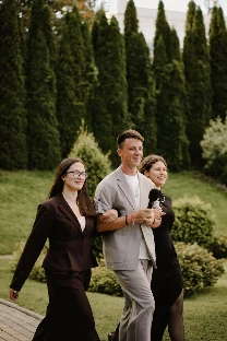 Ведущий Александр Арисов - фото 13