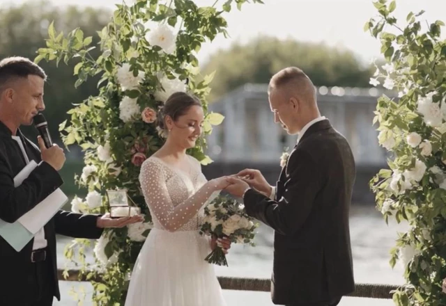 Ведущий Александр Арисов - слайд 20