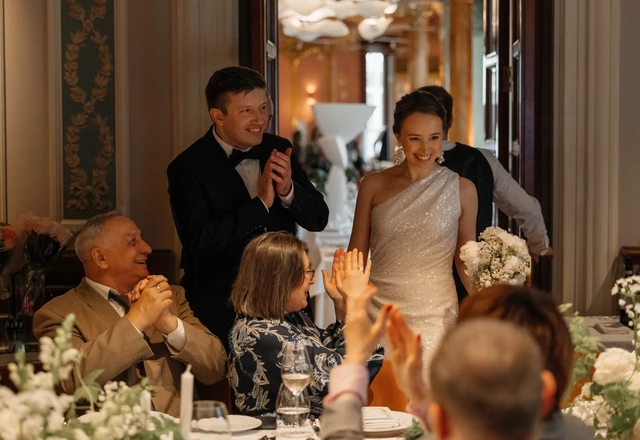 Ведущий Александр Арисов | Иван и Инна