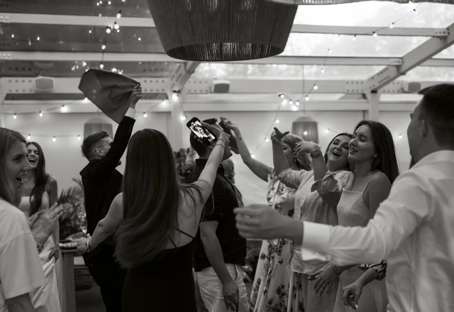 Ведущий Александр Арисов | Эльза и Павел