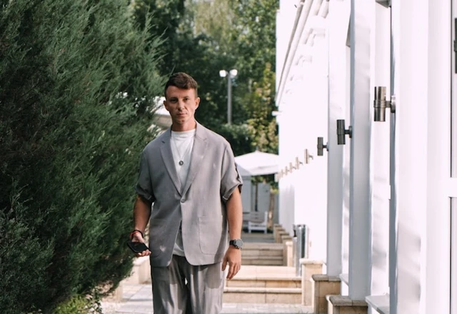 Ведущий Александр Арисов - слайд 16