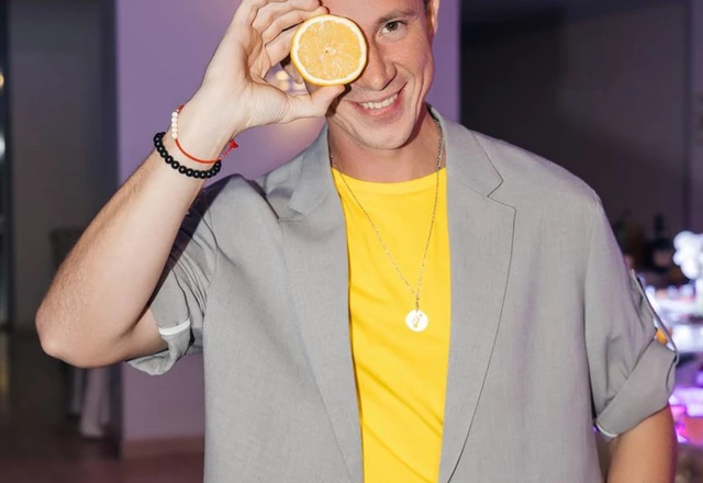 Ведущий Александр Арисов - слайд 7