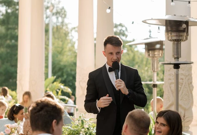 Ведущий Александр Арисов - слайд 17