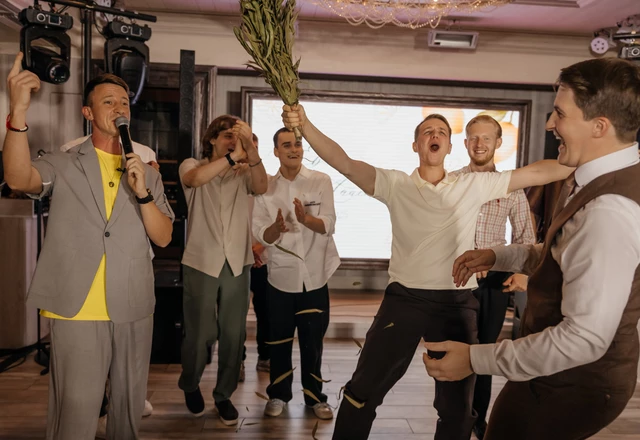 Ведущий Александр Арисов - слайд 15