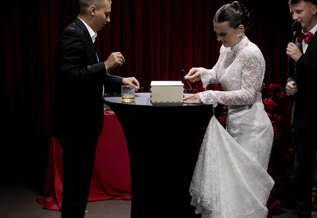 Ведущий Александр Арисов - слайд 20