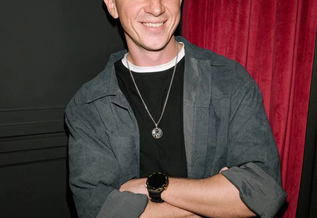 Ведущий Александр Арисов - слайд 12