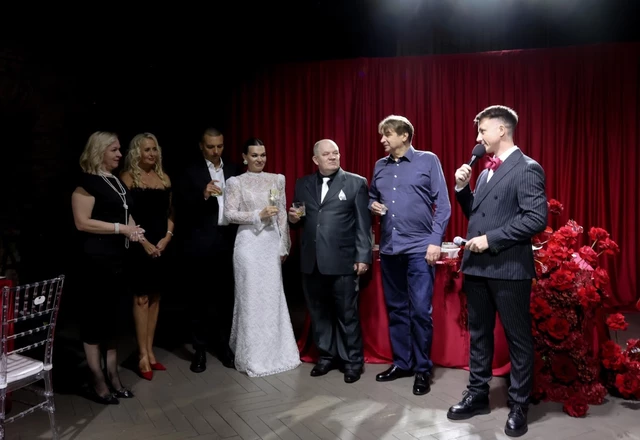 Ведущий Александр Арисов | Денис и Кристина - фото 200