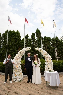 Ведущий Денис Колесников - фото 15