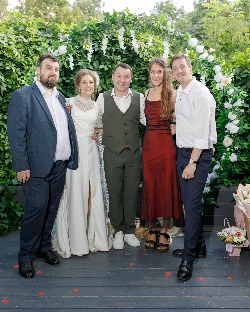 Ведущий Денис Колесников - фото 20