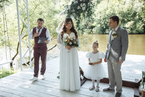 Ведущий Денис Колесников - фото 2