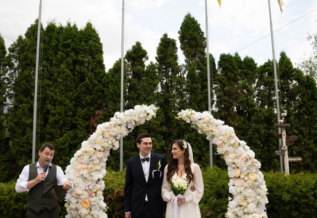 Ведущий Денис Колесников - слайд 14