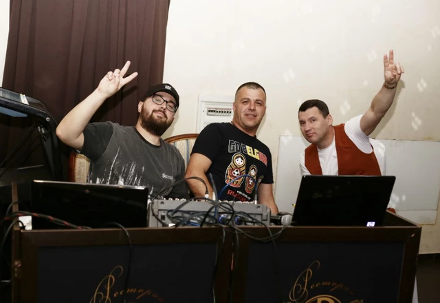 Ведущий Денис Колесников - слайд 15