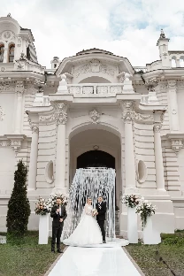 Ведущий Никита Малышев - фото 19